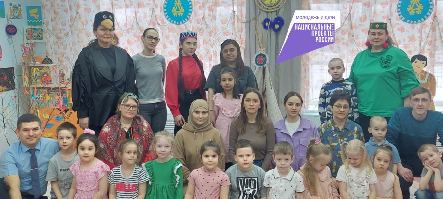 Вороний день - праздник весны и жизни Вороний день - праздник весны и жизни.